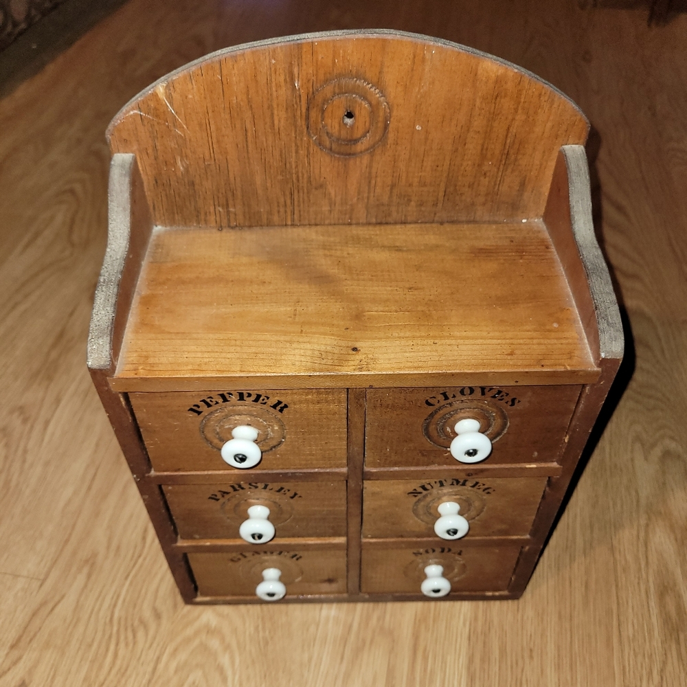 Vintage Wooden Spice Rack - Picture 2 of 8